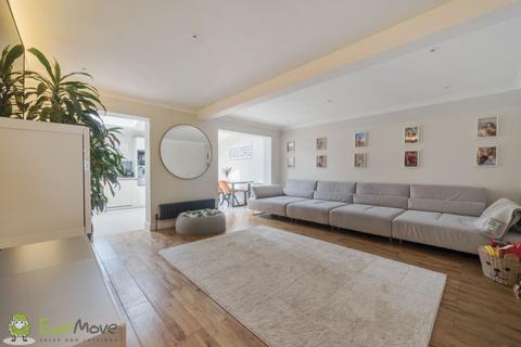 5 Adam Close, Baughurst, Tadley, RG26 5HG