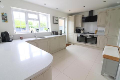 5 Ashby Drive, Barton Le Clay, Bedford, MK45 4SA