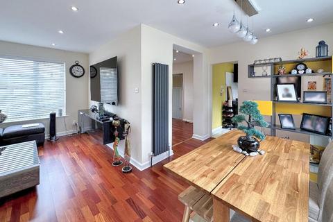 17 Ellenbridge Way, South Croydon, CR2 0EW