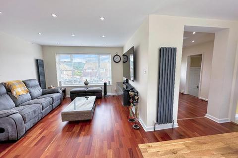 17 Ellenbridge Way, South Croydon, CR2 0EW