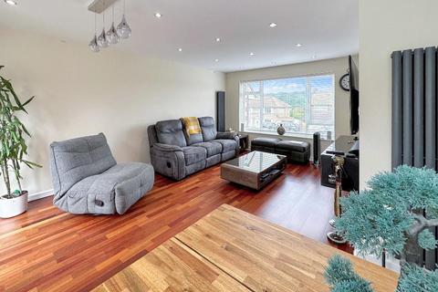 17 Ellenbridge Way, South Croydon, CR2 0EW