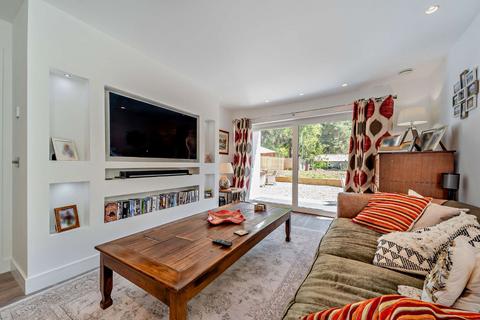 Roy Cottage Kindrochit Drive, Braemar, Ballater, AB35 5YW