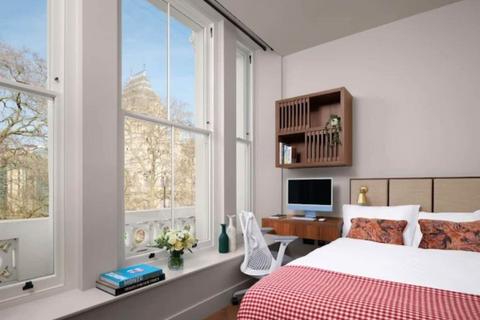 Studio to rent, Cromwell Road, South Kensington