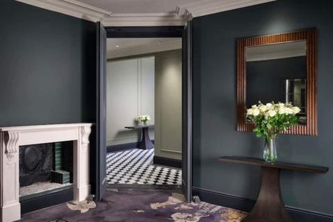 Studio to rent, Cromwell Road, South Kensington