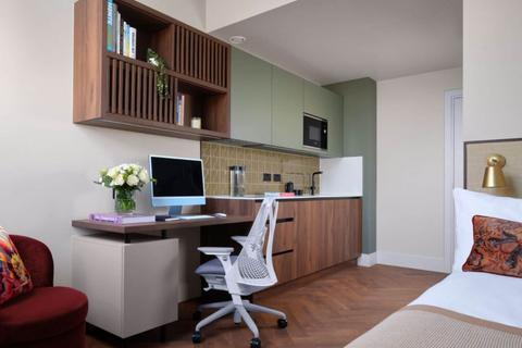 Studio to rent, Cromwell Road, South Kensington