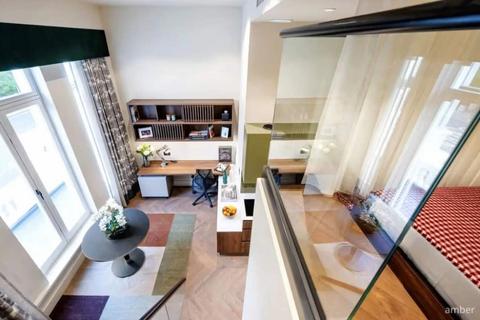 Studio to rent, Cromwell Road, South Kensington