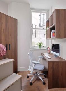 Studio to rent, Cromwell Road, South Kensington