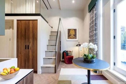 Studio to rent, Cromwell Road, South Kensington