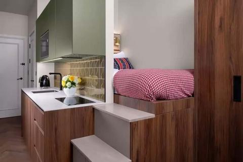 Studio to rent, Cromwell Road, South Kensington