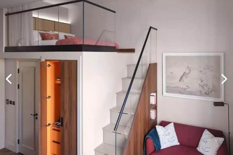 Studio to rent, Cromwell Road, South Kensington