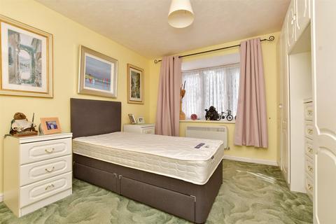 2 bedroom ground floor flat for sale, Lordsgrove Close, Tadworth, Surrey