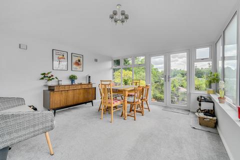 76 Elgar Road, Reading, RG2 0BL