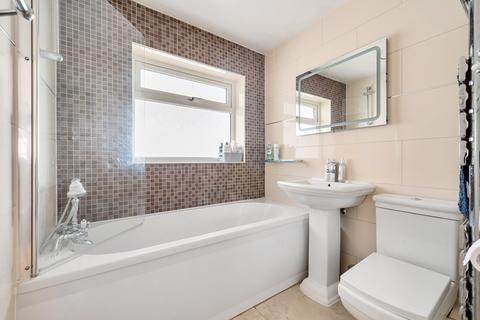 76 Elgar Road, Reading, RG2 0BL
