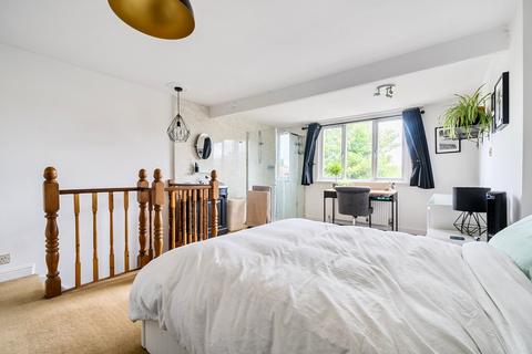 76 Elgar Road, Reading, RG2 0BL