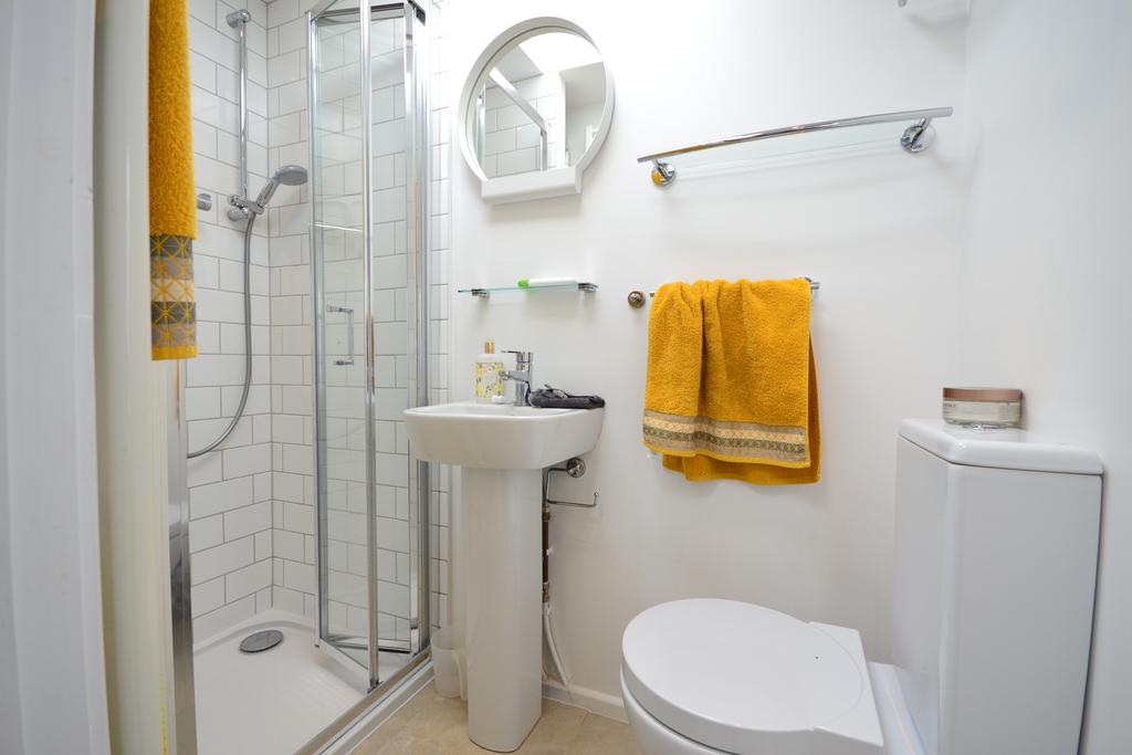 Shower Room.JPG