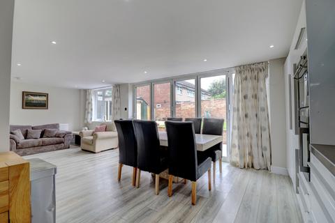 3 Bay Tree Close, High Wycombe, HP11 1JN