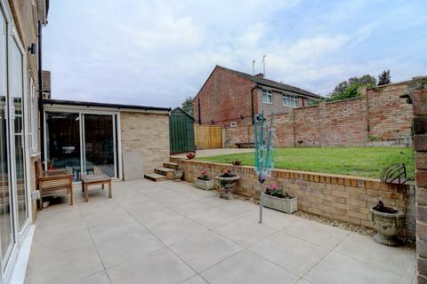 3 Bay Tree Close, High Wycombe, HP11 1JN