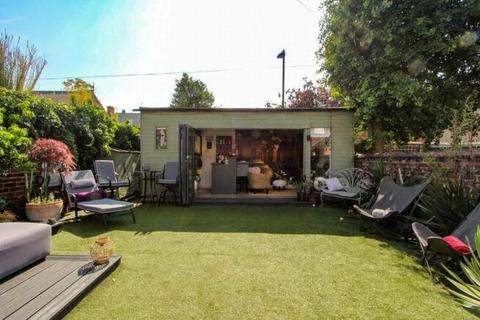 37 Axholme Road, Doncaster, DN2 4AN