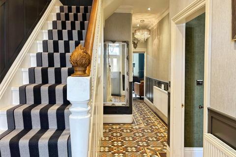 6 bedroom semi-detached house for sale, Axholme Road, South Yorkshire DN2