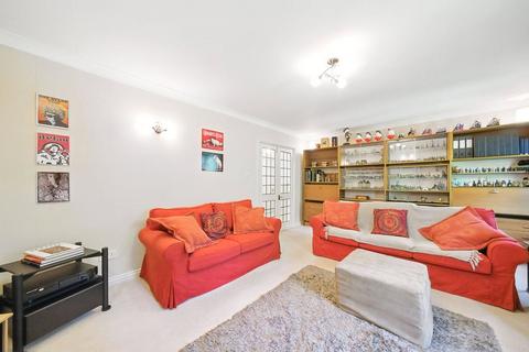 undefined, Larken Close, Bushey, Hertfordshire WD23