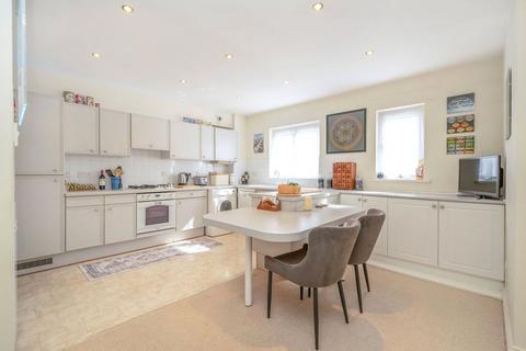 undefined, Larken Close, Bushey, Hertfordshire WD23