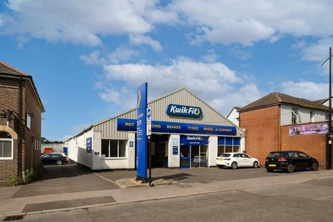 Garage for sale, 6 Stakes Hill Rd Waterlooville PO7 7HY