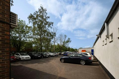 Garage for sale, 6 Stakes Hill Rd Waterlooville PO7 7HY
