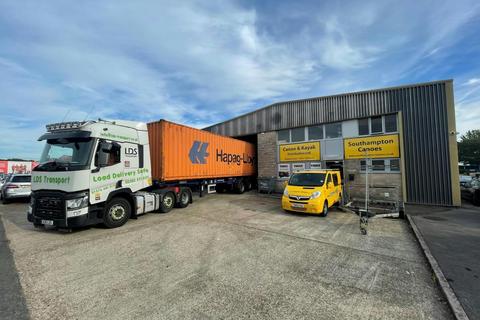 Distribution warehouse to rent, 10 Eddystone Rd Totton SO40 3SA