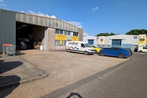 Distribution warehouse to rent, 10 Eddystone Rd Totton SO40 3SA