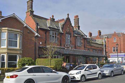 Pub to rent, 4 Dicconson Ter Lytham St Annes FY8 5JW