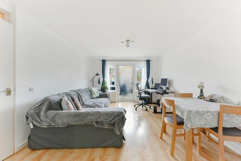 1 bedroom flat to rent, Woodger Road, W12