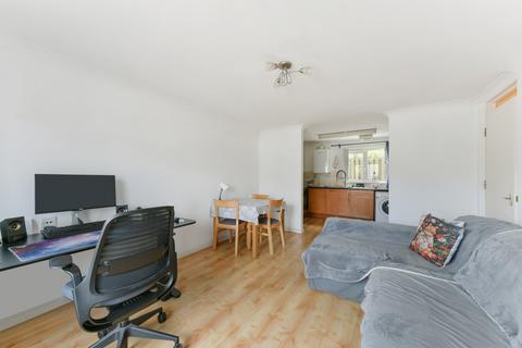 1 bedroom flat to rent, Woodger Road, W12
