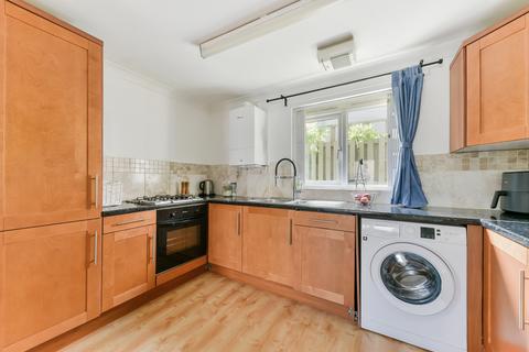 1 bedroom flat to rent, Woodger Road, W12