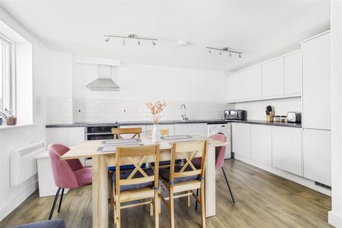 2 bedroom flat for sale, Springfield Road, Cambridge CB4