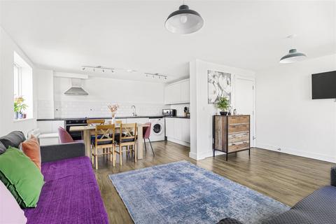 2 bedroom flat for sale, Springfield Road, Cambridge CB4