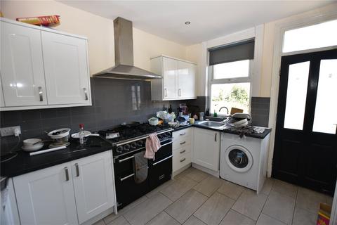 12 Buckingham Mount, Headingley, Leeds, LS6 1DN