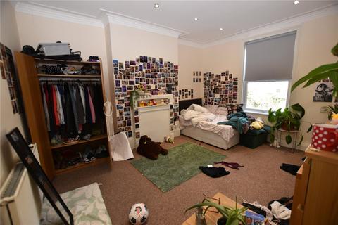 12 Buckingham Mount, Headingley, Leeds, LS6 1DN