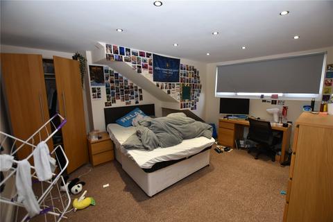 12 Buckingham Mount, Headingley, Leeds, LS6 1DN