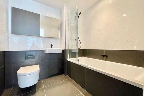 1 bedroom flat for sale, Silverleaf House, London W3