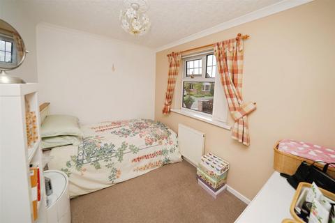 12 Manor Park, Preston, Hull, HU12 8XE