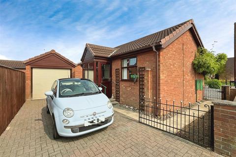 12 Manor Park, Preston, Hull, HU12 8XE