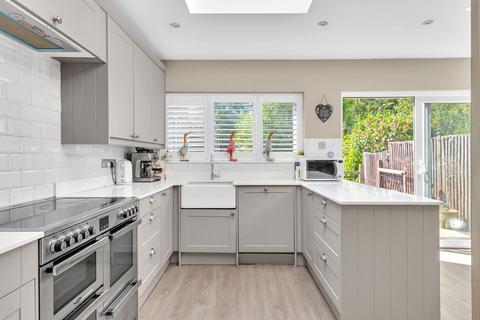 49 Derek Avenue, Epsom, KT19 9HP