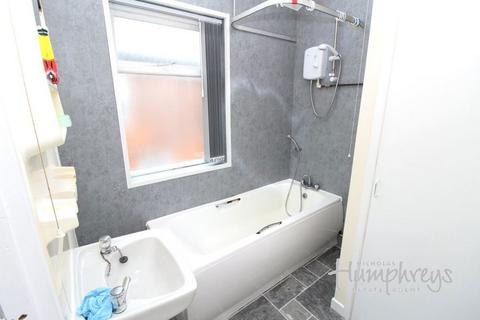 2 bedroom flat to rent, Evelyn Road B11 - 8-8 Viewings