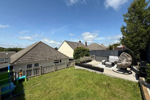 2 bedroom detached bungalow for sale, Hythe Road, Oakdale, POOLE, BH15