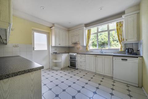 4 bedroom detached house for sale, Spurgeon Avenue, London