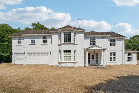 8 bedroom detached house to rent, Slough Road, Iver SL0
