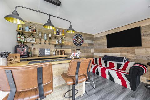 29 Cedar Way, Basingstoke, RG23 8NG