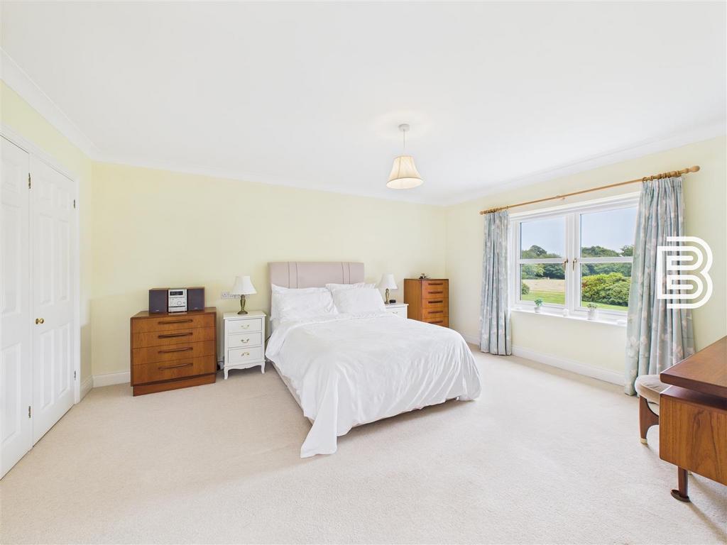 Bedroom 1.jpg