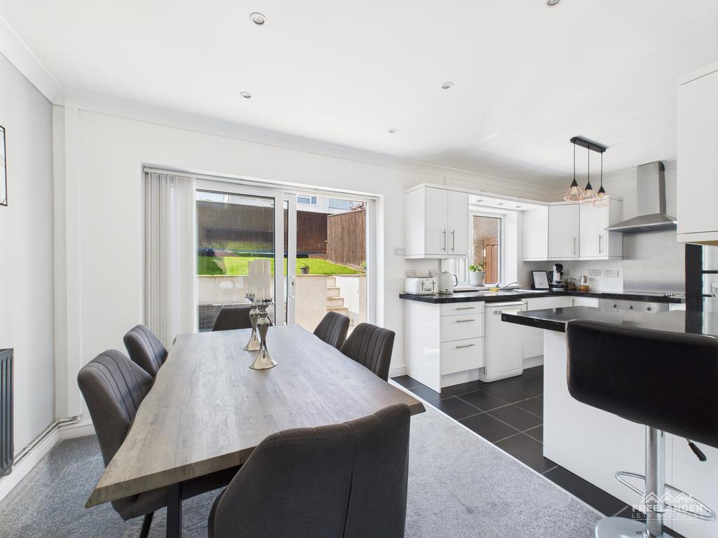 Kitchen diner