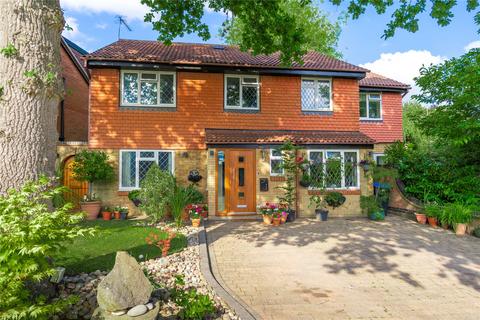 Russetts Close, Horsell, GU21